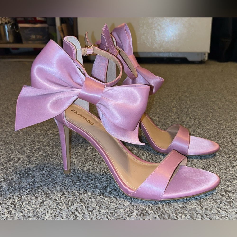 Express Ankle Bow Heeled Sandals
